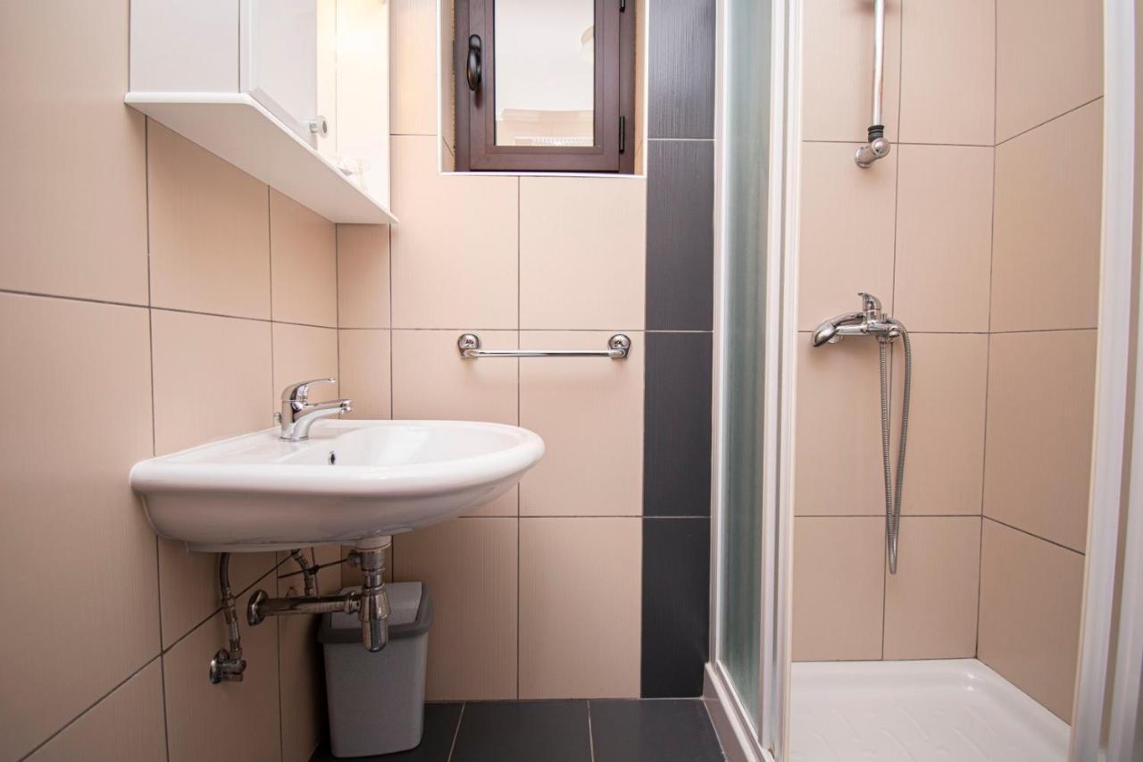 Holiday Apartment 50M From The Beach Pjescana Uvala Ngoại thất bức ảnh