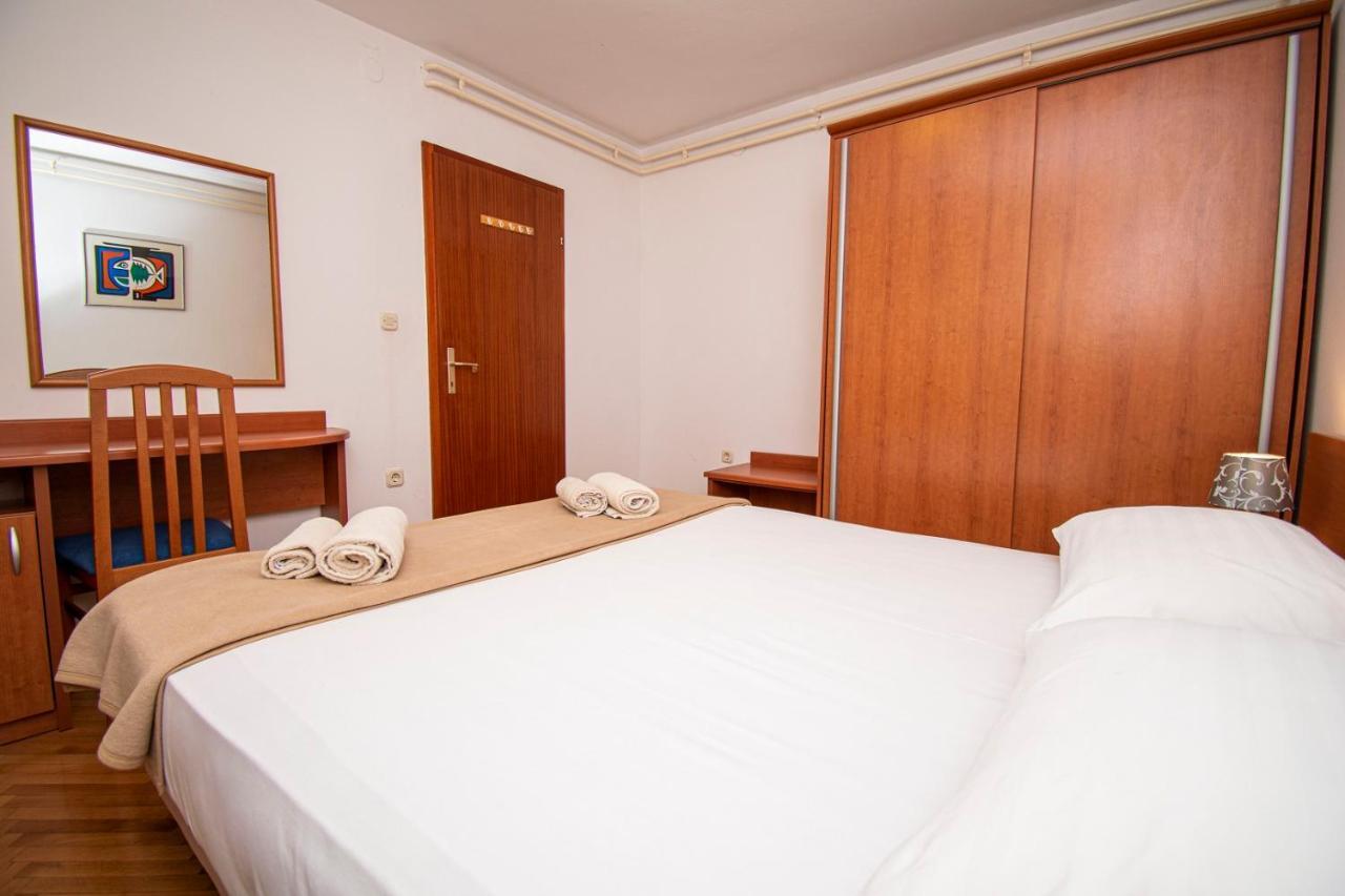 Holiday Apartment 50M From The Beach Pjescana Uvala Ngoại thất bức ảnh