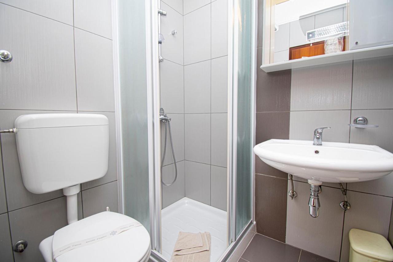 Holiday Apartment 50M From The Beach Pjescana Uvala Ngoại thất bức ảnh
